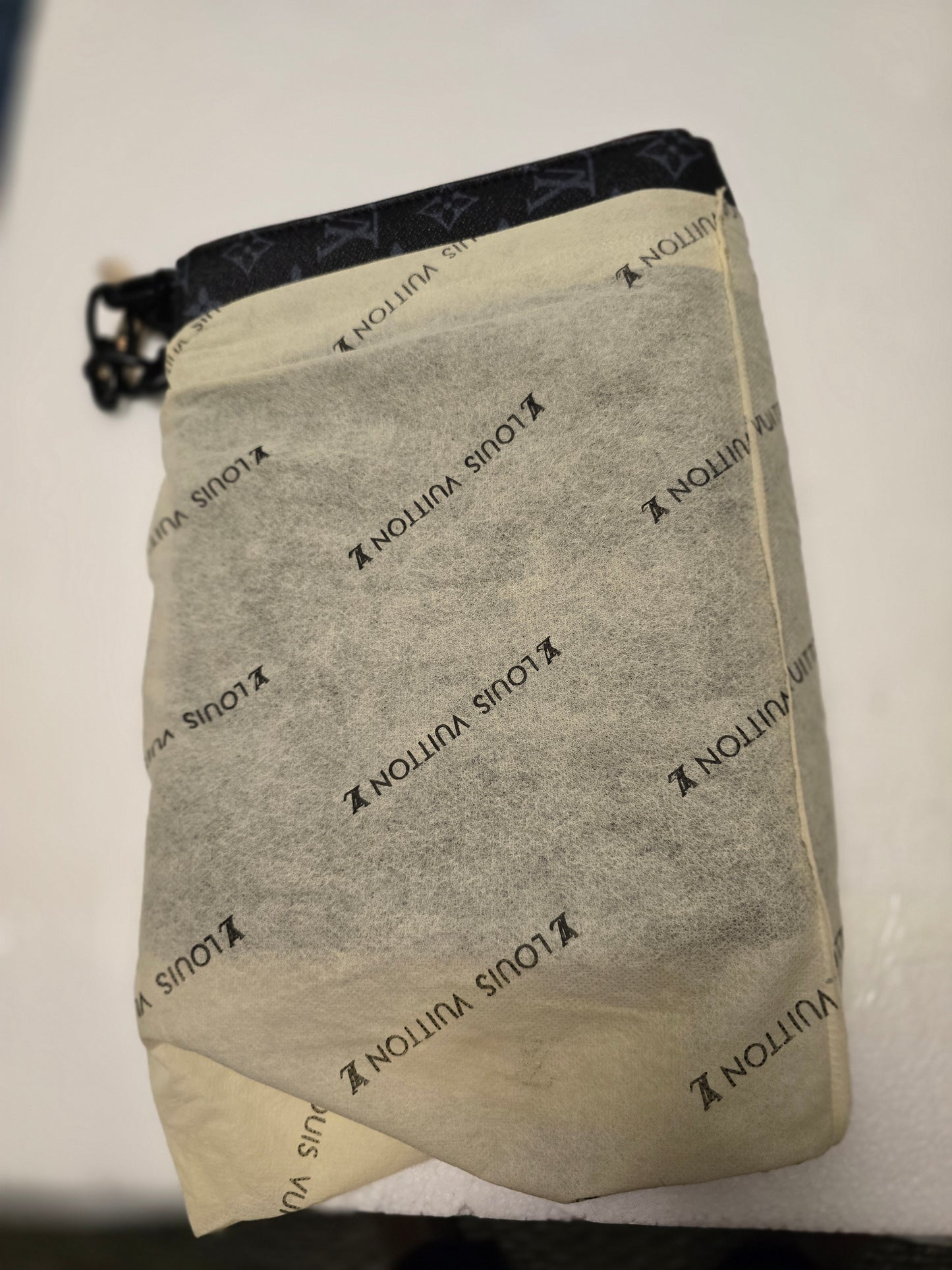 Louis Viutton Monogram Zip Pouch Clutch Black